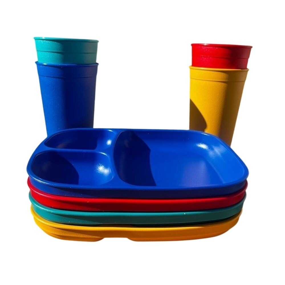 Peanuts Replay Picnic Set - Multicolor Includes 4 trays & 4 cups Camping Outdoor